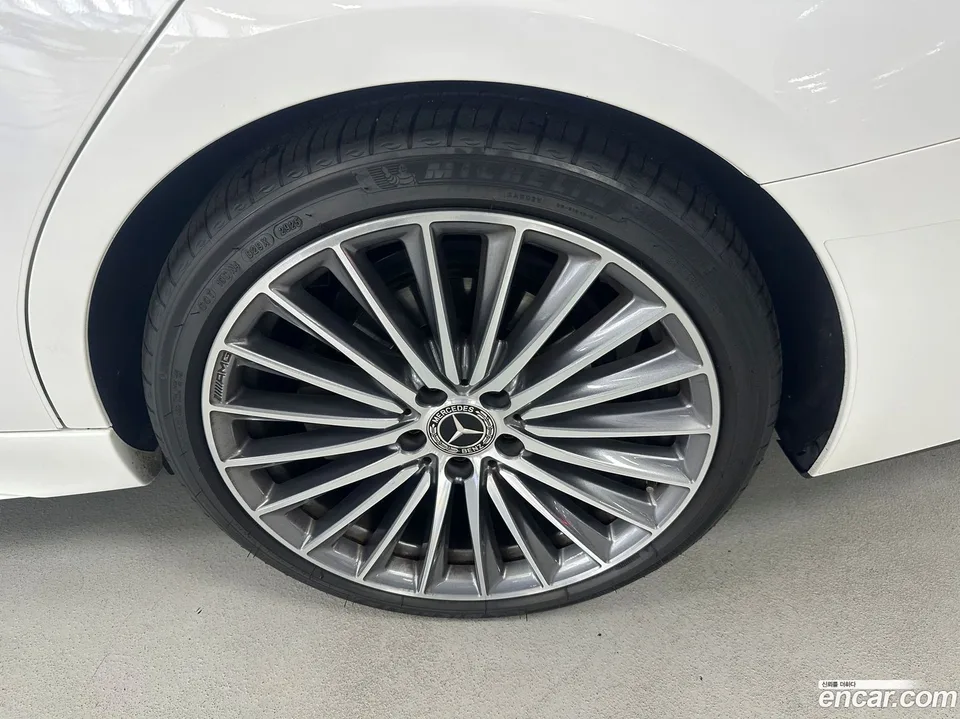Mercedes-Benz C-Class C300 4MATIC 2022 — thumbnail 5