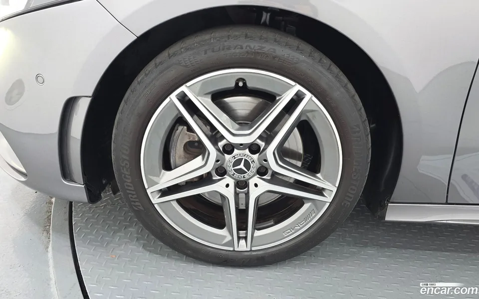 Mercedes-Benz A-Class A250 4MATIC 2023 — thumbnail 5