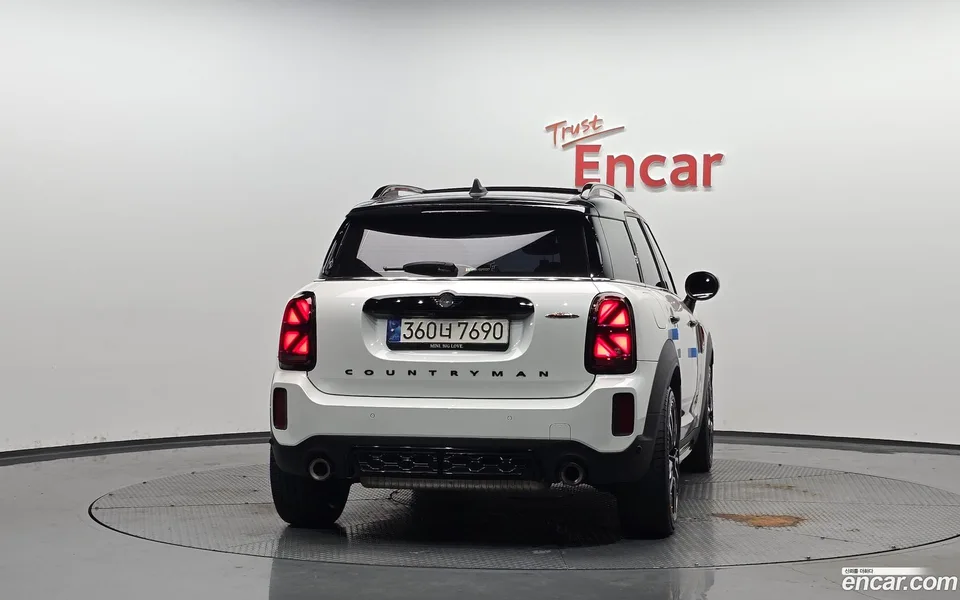 MINI Cooper S Countryman JCW 2023 — thumbnail 4