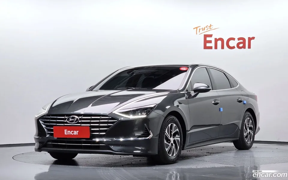 Hyundai Sonata Hybrid 2022 — photo 1, buy with delivery to Moscow