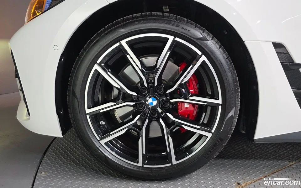 BMW 4 Series 420i M 2025 — thumbnail 2