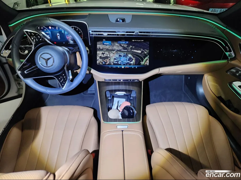 Mercedes-Benz E-Class E300 4MATIC 2024 — thumbnail 2