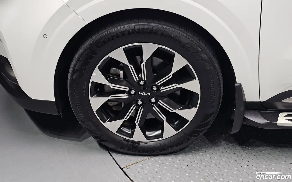 Kia Carnival 7 2023 — thumbnail 5