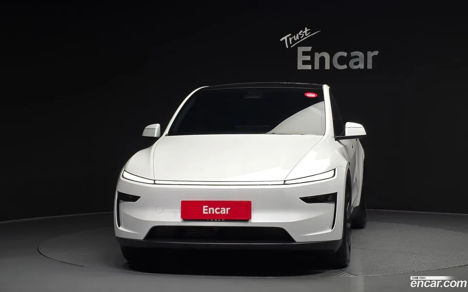 Tesla Model Y RWD 2025 — thumbnail 3