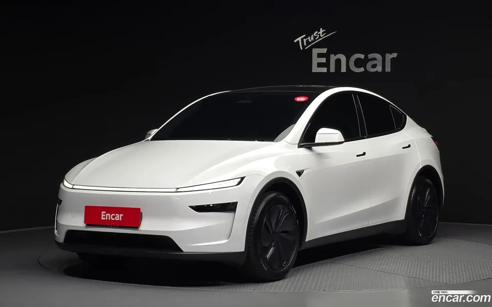 Tesla Model Y RWD 2025 — photo 1, buy with delivery to Moscow