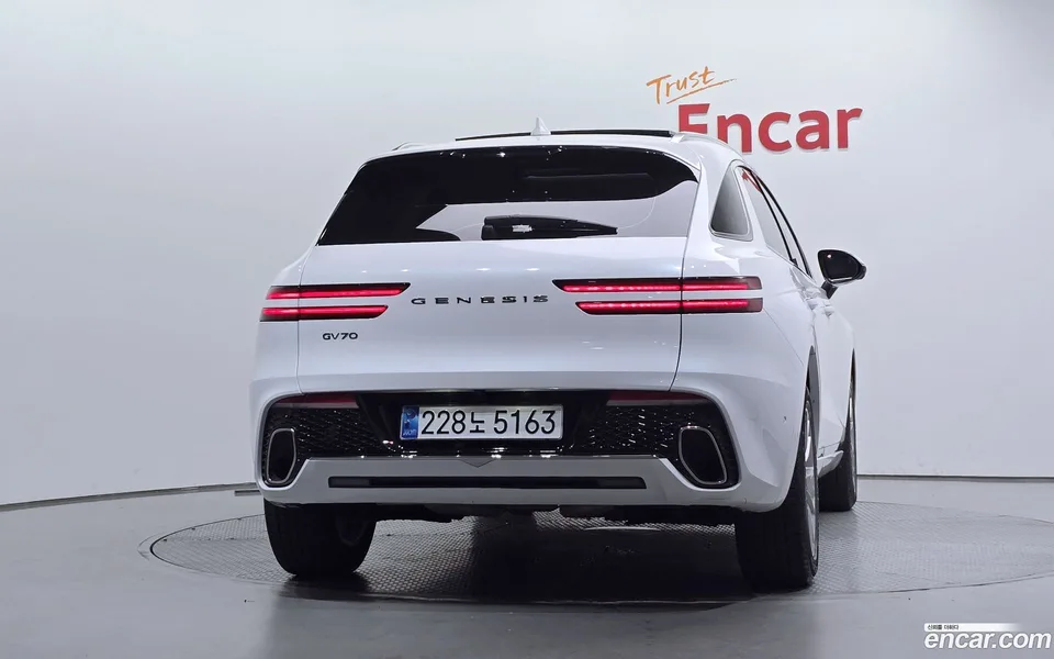 Genesis GV70 2.5T 2WD 2022 — thumbnail 4