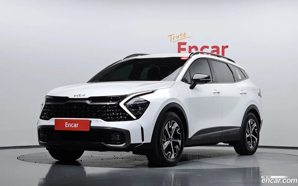 Kia Sportage Hybrid 2WD 2022 — photo 1, buy with delivery to Moscow