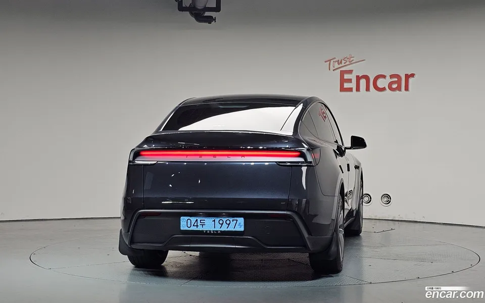Tesla Model Y RWD 2025 — thumbnail 4