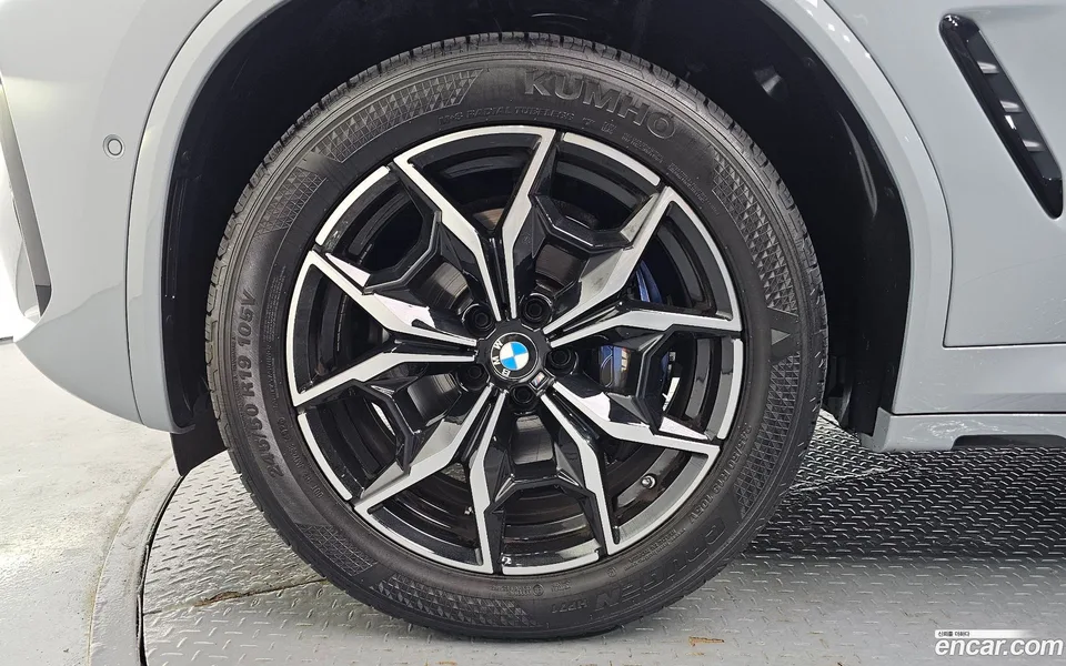 BMW X4 xDrive20i M 2024 — thumbnail 2