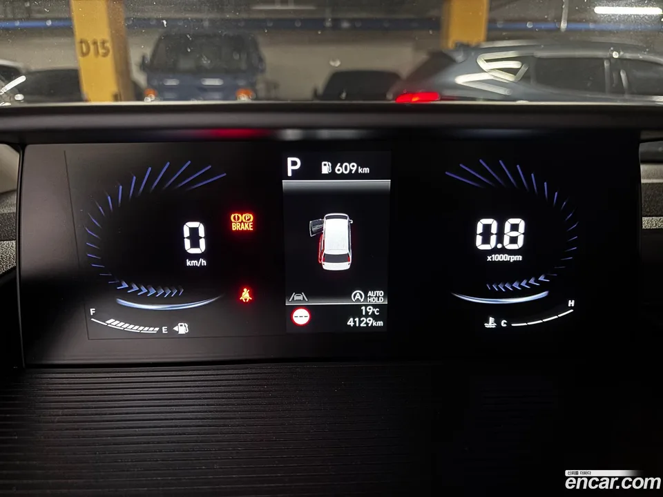 Hyundai Staria 5 2025 — thumbnail 4