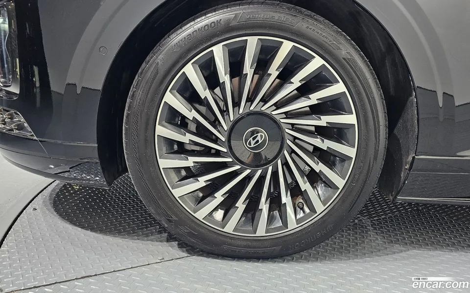 Hyundai Grandeur 3.5 2WD 2023 — thumbnail 2