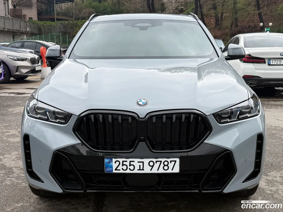 BMW X6 xDrive40i M 2026 — photo 1, buy with delivery to Moscow