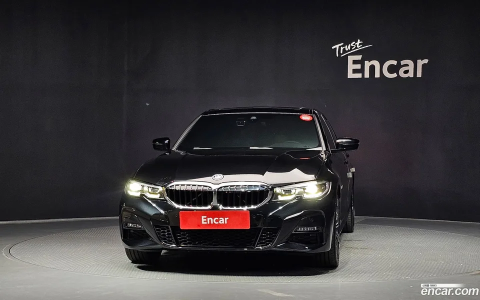 BMW 3 Series 320e M 2022 — thumbnail 3