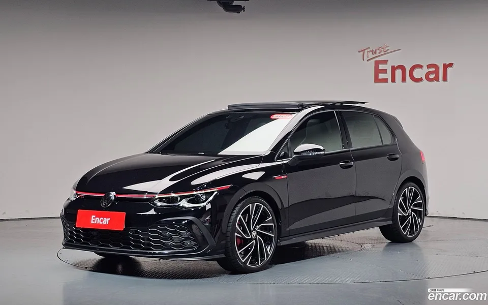 Volkswagen Golf 2.0 GTI 2023 — photo 1, buy with delivery to Moscow