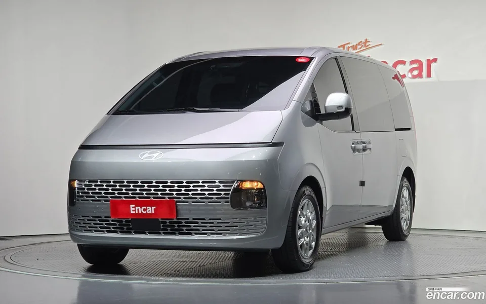 Hyundai Staria HEV 1.6 5 2025 — photo 1, buy with delivery to Moscow