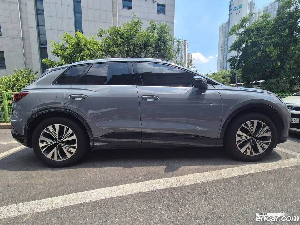 Audi Q4 e-tron 45 2025 — thumbnail 3