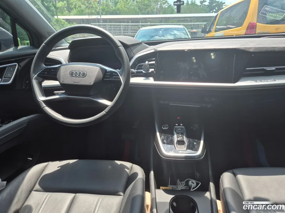 Audi Q4 e-tron 45 2025 — thumbnail 5