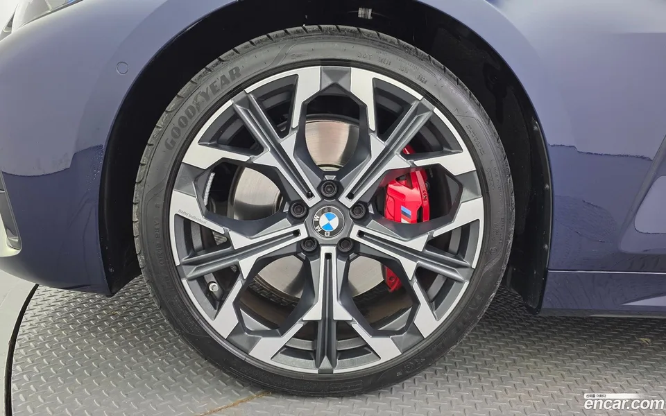 BMW 4 Series M440i xDrive 2024 — thumbnail 5