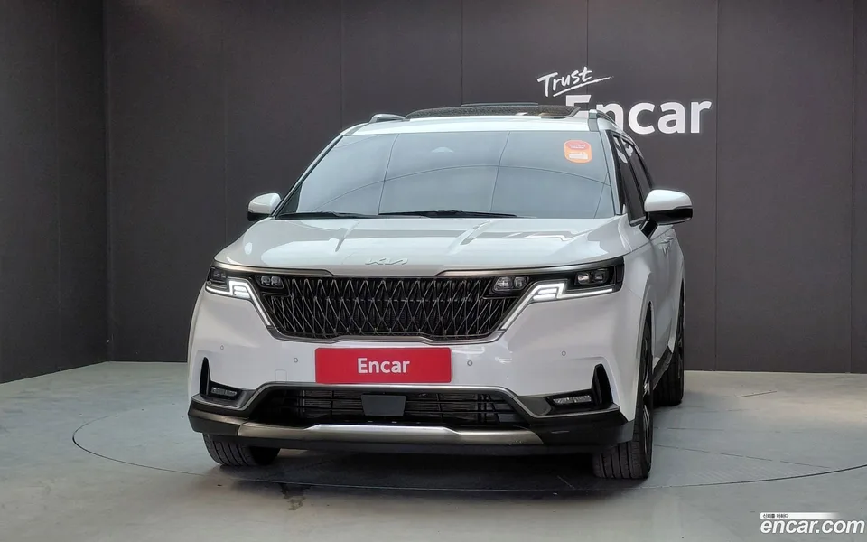 Kia Carnival 7 2023 — thumbnail 3