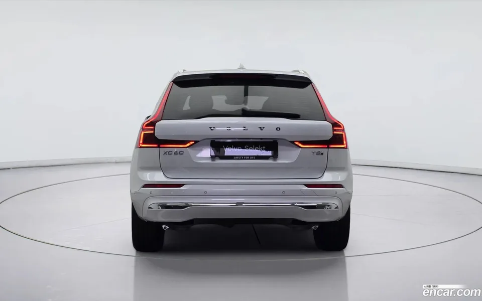 Volvo XC60 T8 2025 — thumbnail 5