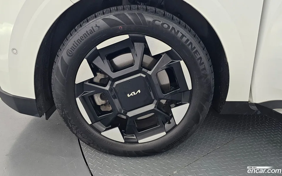 Kia Carnival 9 2024 — thumbnail 5