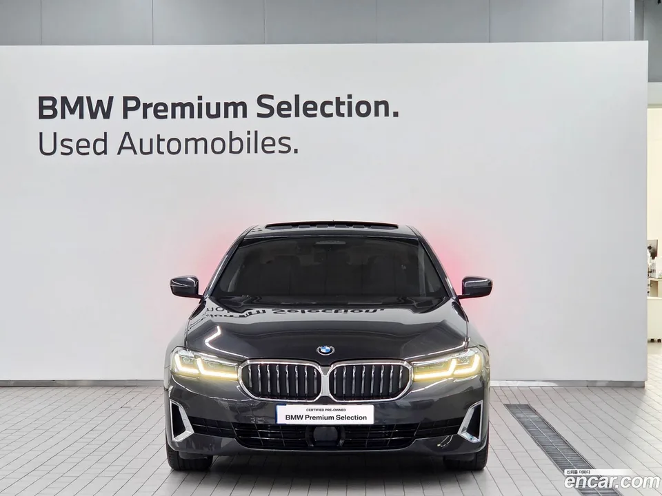 BMW 5 Series 520i 2022 — thumbnail 3