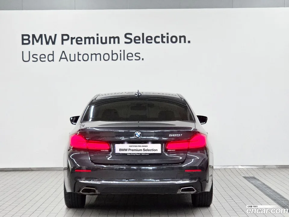 BMW 5 Series 520i 2022 — thumbnail 4
