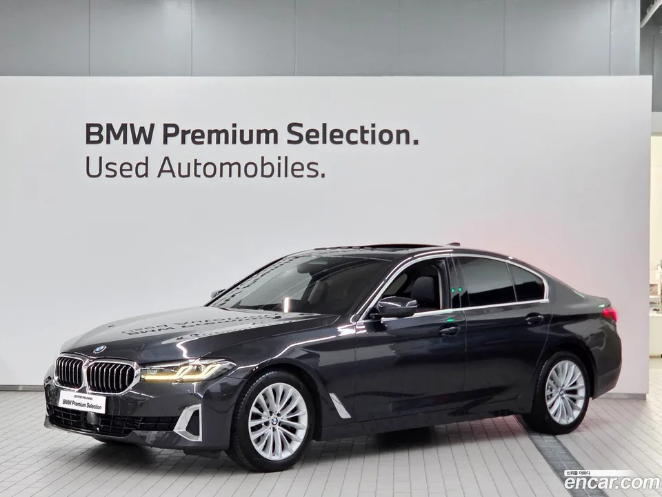 BMW 5 Series 520i 2022 — photo 1, buy with delivery to Moscow