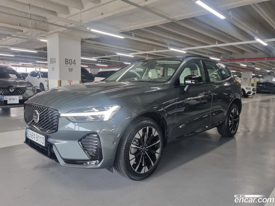 Volvo XC60 B5 2026 — photo 1, buy with delivery to Moscow