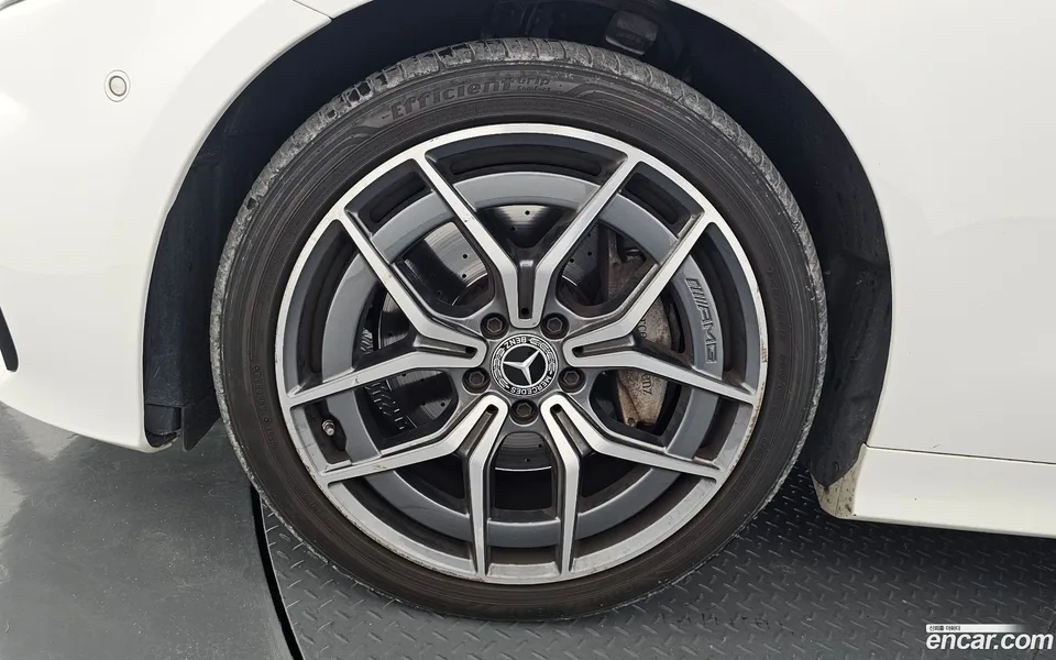 Mercedes-Benz E-Class E300d 4MATIC 2022 — thumbnail 2