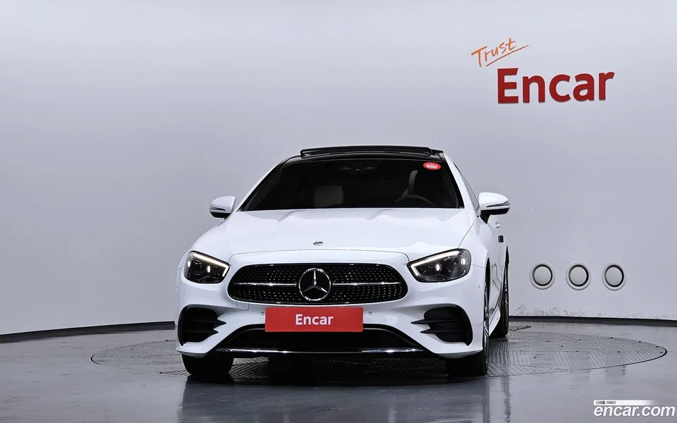 Mercedes-Benz E-Class E300d 4MATIC 2022 — thumbnail 3