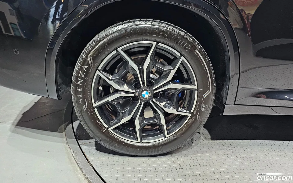 BMW X3 xDrive 20i M 2023 — миниатюра 2