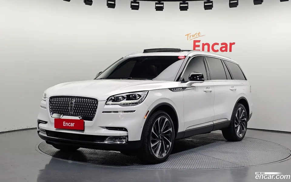 Lincoln Aviator 3.0 AWD 2022 — photo 1, buy with delivery to Moscow