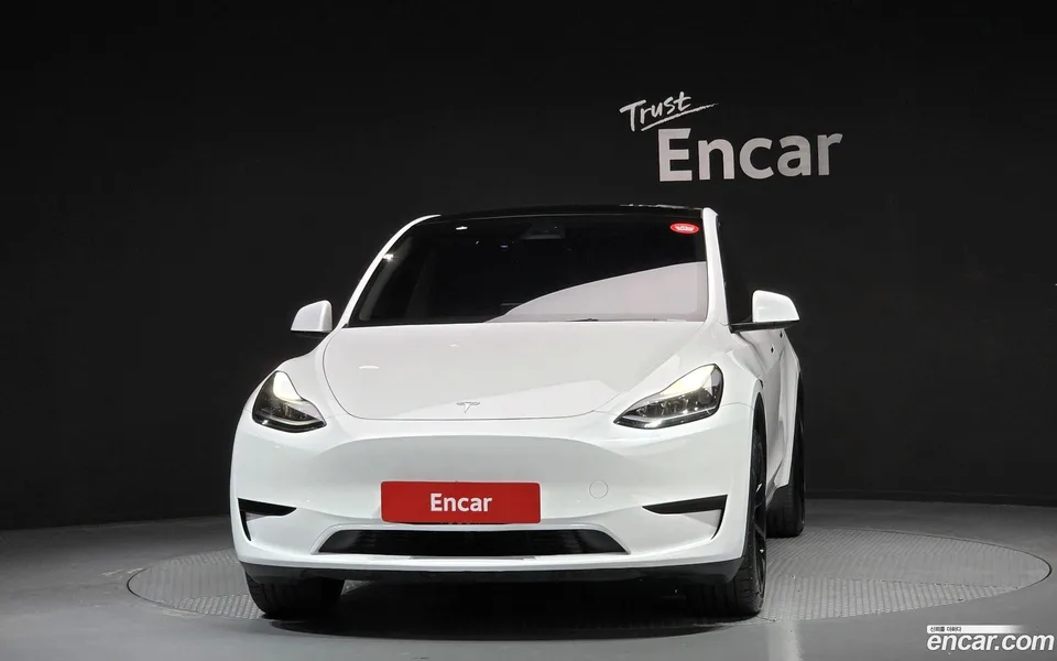 Tesla Model Y RWD 2023 — thumbnail 3