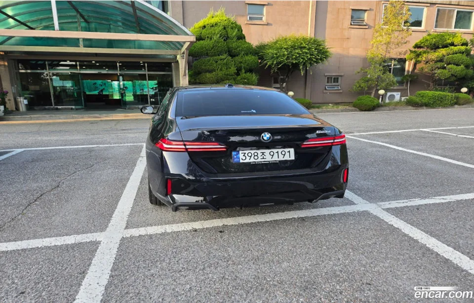 BMW 5 Series 523d M 2025 — thumbnail 4
