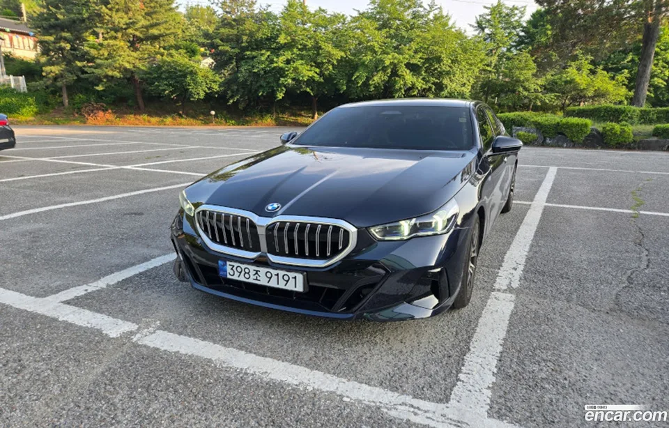 BMW 5 Series 523d M 2025 — photo 1, buy with delivery to Moscow