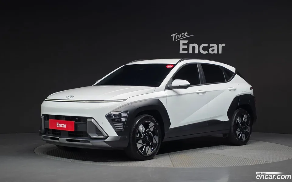 Hyundai Kona Hybrid 2023 — photo 1, buy with delivery to Moscow