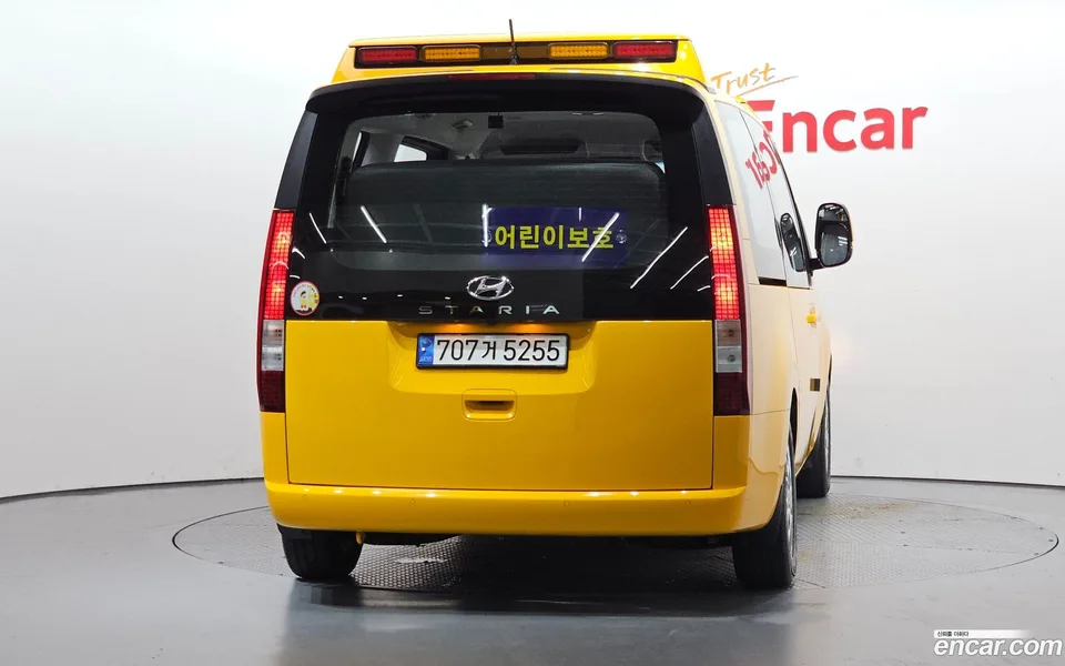 Hyundai Staria L3.5 2022 — thumbnail 4