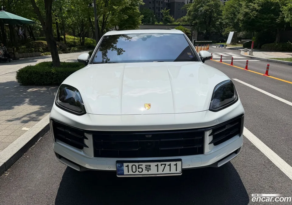 Porsche Cayenne 3.0 2024 — thumbnail 3