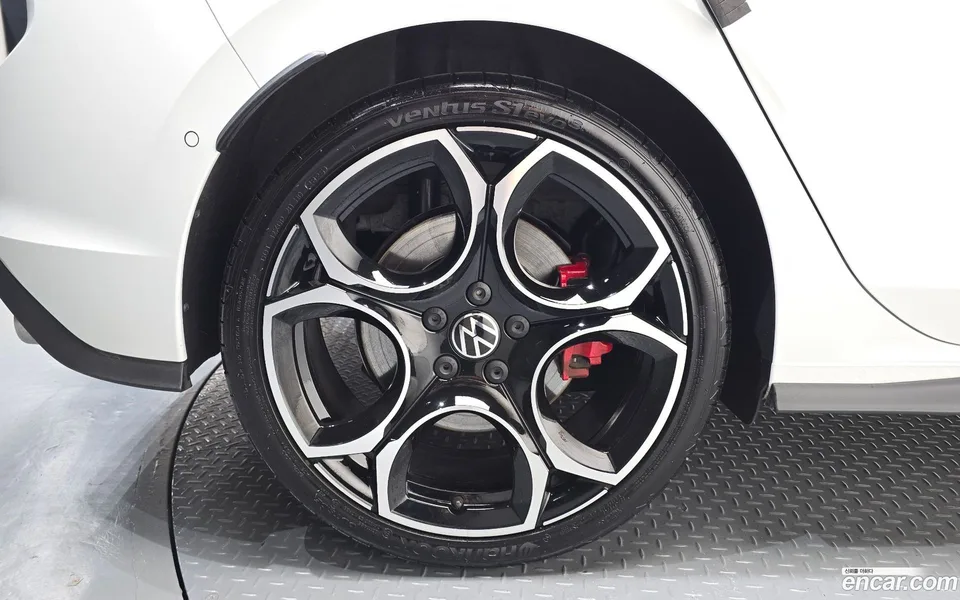 Volkswagen Golf 2.0 GTI 2025 — thumbnail 5