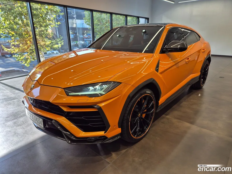 Lamborghini Urus 4.0 V8 2022 — photo 1, buy with delivery to Moscow