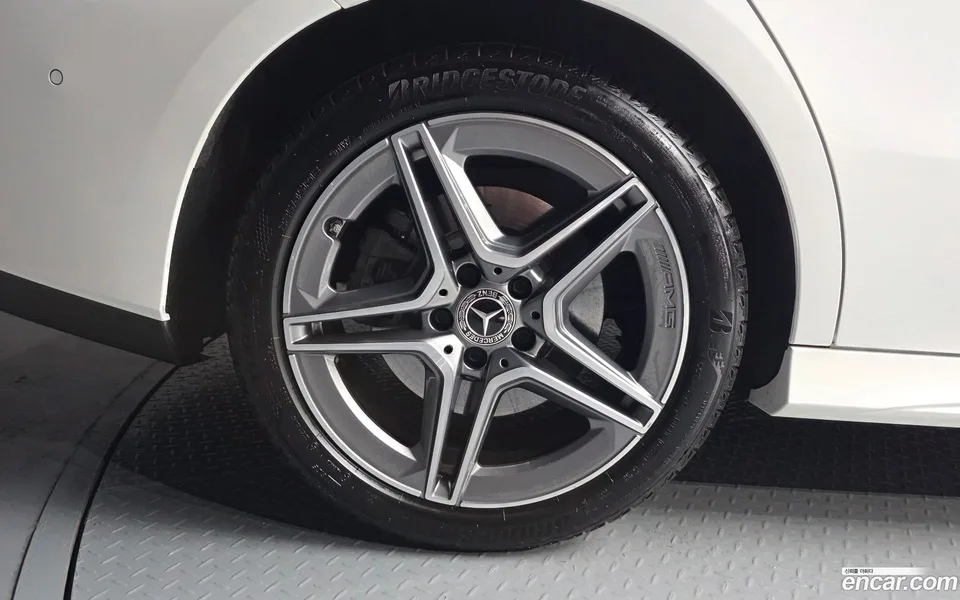 Mercedes-Benz CLA-Class CLA250 4MATIC 2025 — миниатюра 5