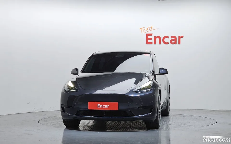 Tesla Model Y RWD 2025 — thumbnail 3