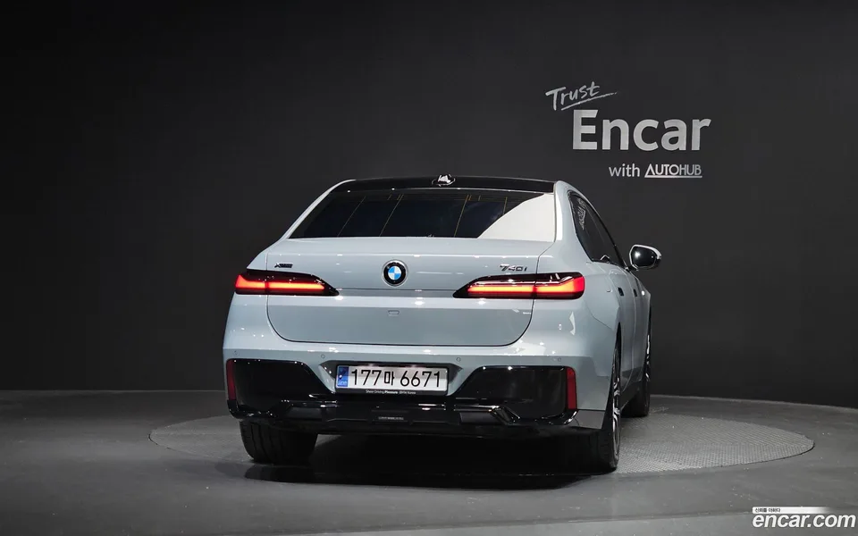 BMW 7 Series 740i xDrive M 2025 — thumbnail 4