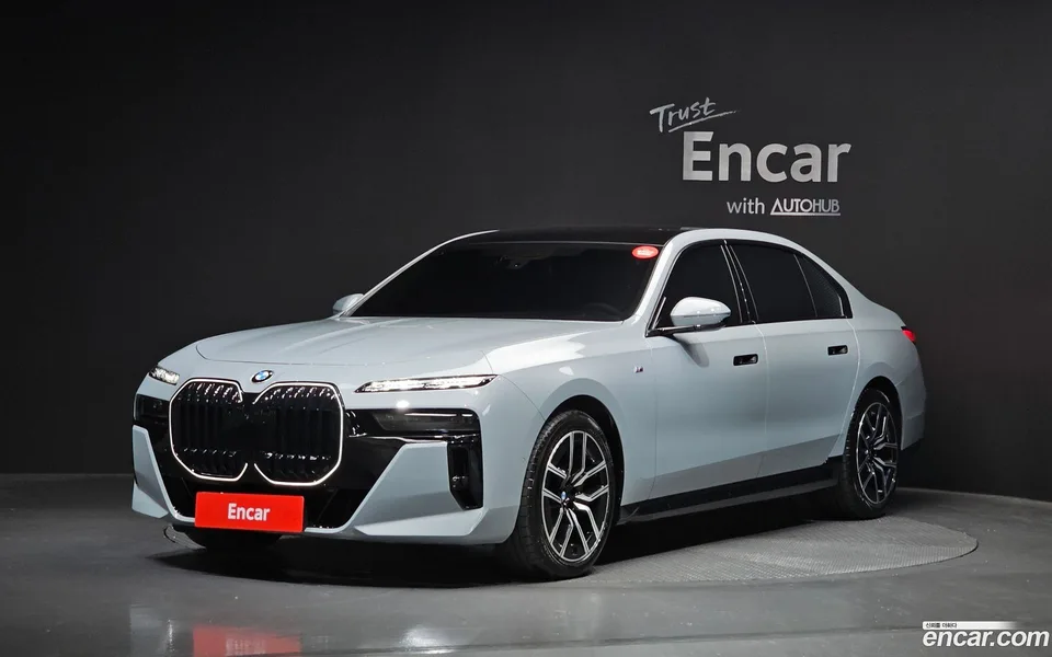 BMW 7 Series 740i xDrive M 2025 — photo 1, buy with delivery to Moscow