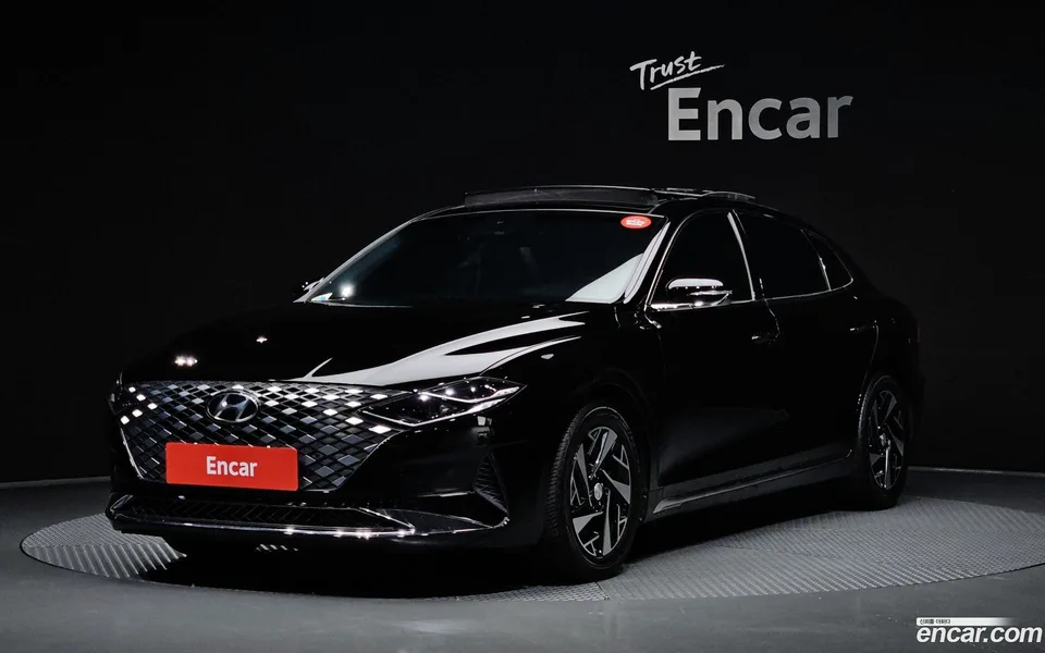 Hyundai Grandeur IG Hybrid 2022 — photo 1, buy with delivery to Moscow