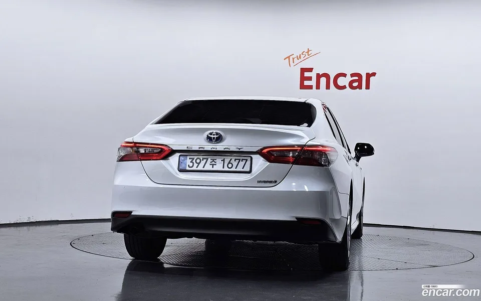 Toyota Camry 2.5 LE 2023 — thumbnail 4