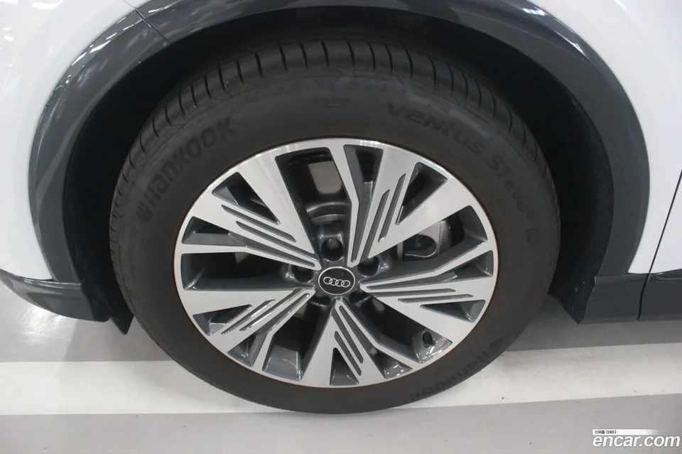 Audi Q4 e-tron 45 2025 — thumbnail 5