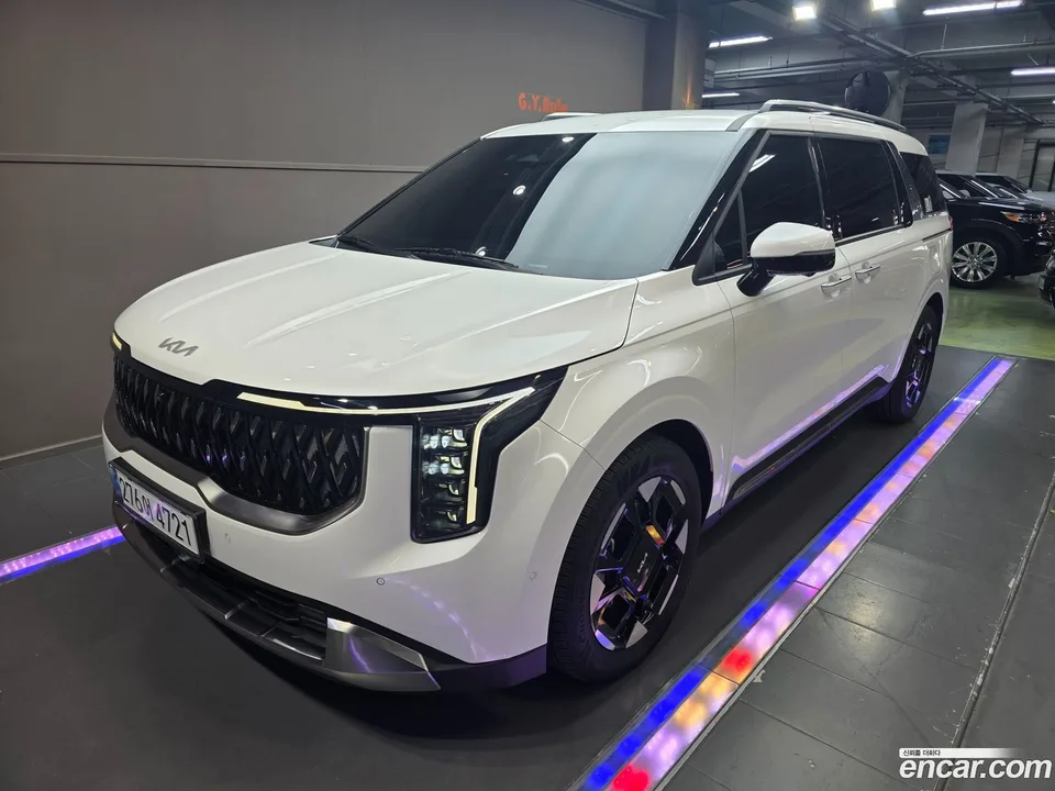 Kia Carnival 9 2024 — photo 1, buy with delivery to Moscow