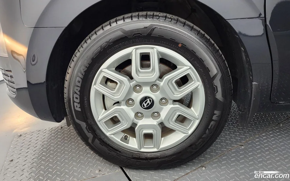 Hyundai Staria L3.5 5 2024 — thumbnail 2